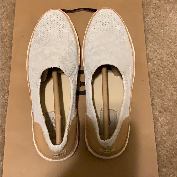 UGG - Picture 5 of 7